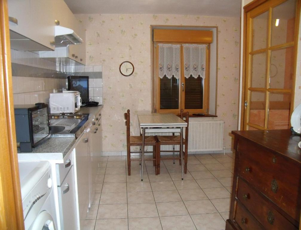 Gite Les Hirondelles Plombières-les-Bains Szoba fotó